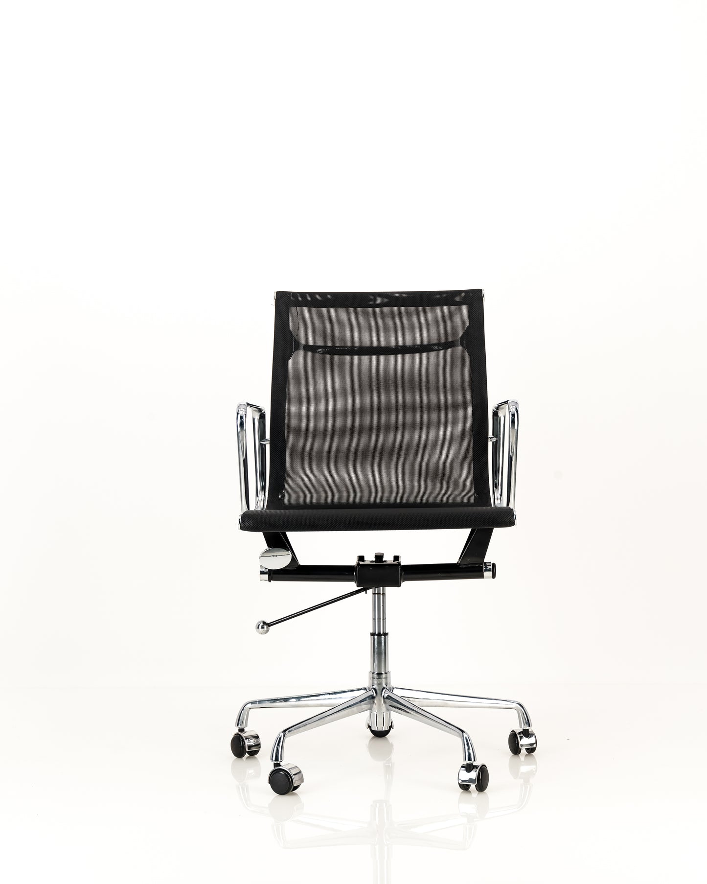 Eames Mesh Mid-Back (Black)