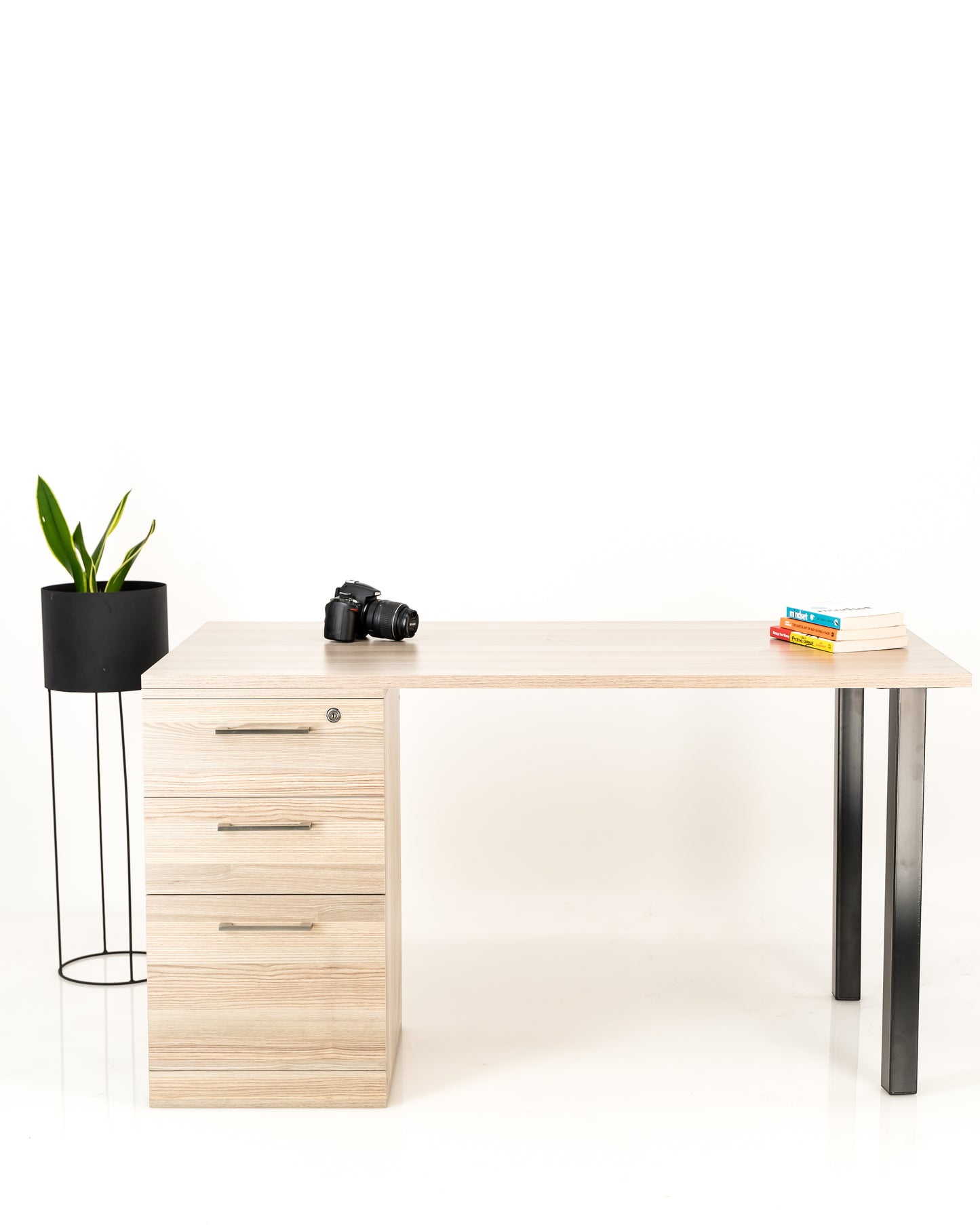 Zeta Desk & Pedestal